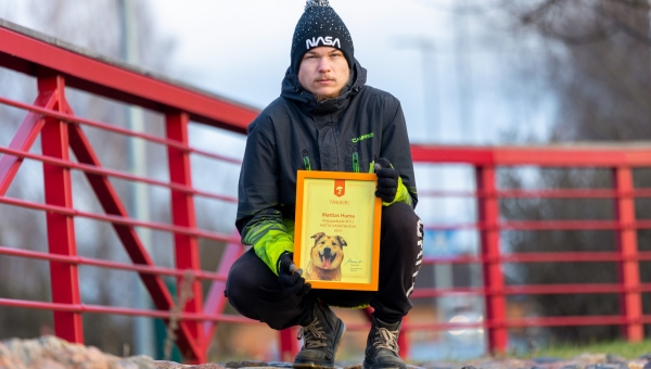 Koeralausuja Mattias Huma leiab lennult loomadele uusi mänge ja tegevusi